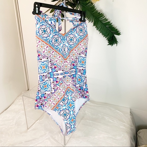 Unique & Classic Women's High Neck Halter Backless Keyhole One Piece Swi… - Picture 2 of 7